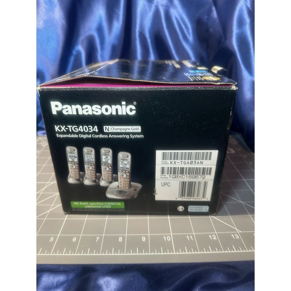 Panasonic 6.0 Plus Expandable Digital Cordless Answering System KX-TG4034 4pk - Picture 4 of 9